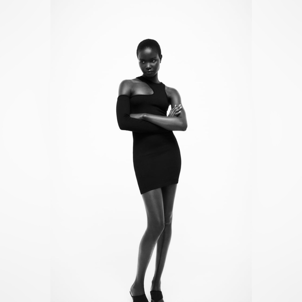 NEW ZARA SEAMLESS CUT-OUT DRESS - Picture 3 of 5